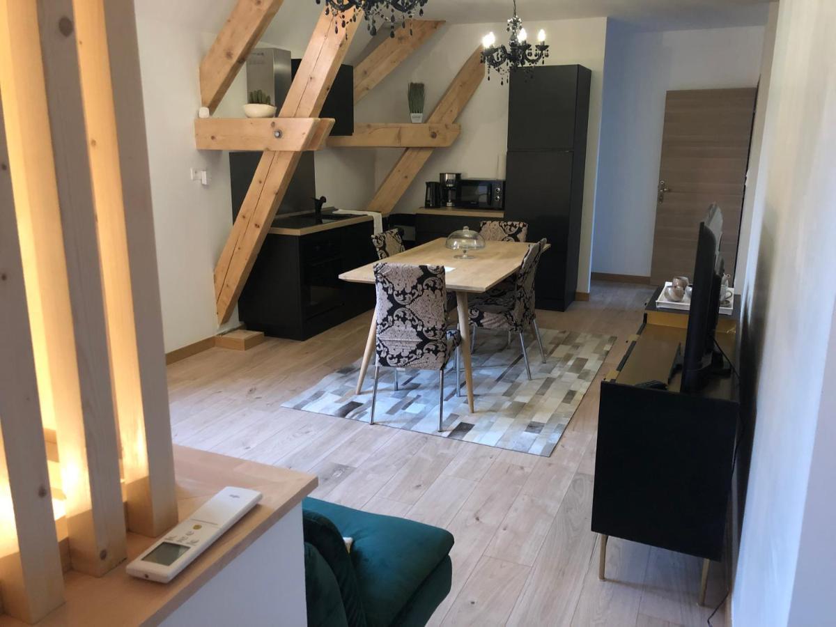Au Chateau Du Mouillat Guest house Saint-Clair-de-la-Tour